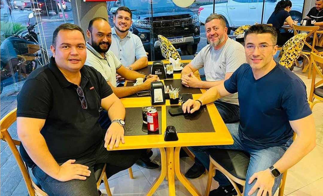 “Quinteto fantástico” se reúne e cria “bloquinho” que será decisivo em votações na Câmara