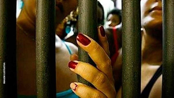 Diretora de presídio feminino no Acre é acusada de tortura física e psicológica; gestora nega