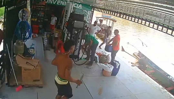 Em Tarauacá, suspeito de esfaquear a ex-namorada 15 vezes se entrega à Polícia Civil