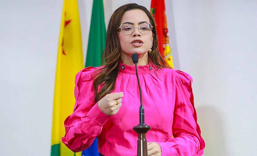 Michelle Melo exige valorização igualitária para servidores e questiona prioridades do governo