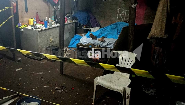 Corpo de mulher em situação de rua é encontrado em terreno baldio na região do Papoco, em Rio Branco