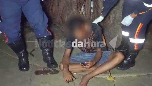 Homem em situação de rua é encontrado ferido no Centro de Rio Branco