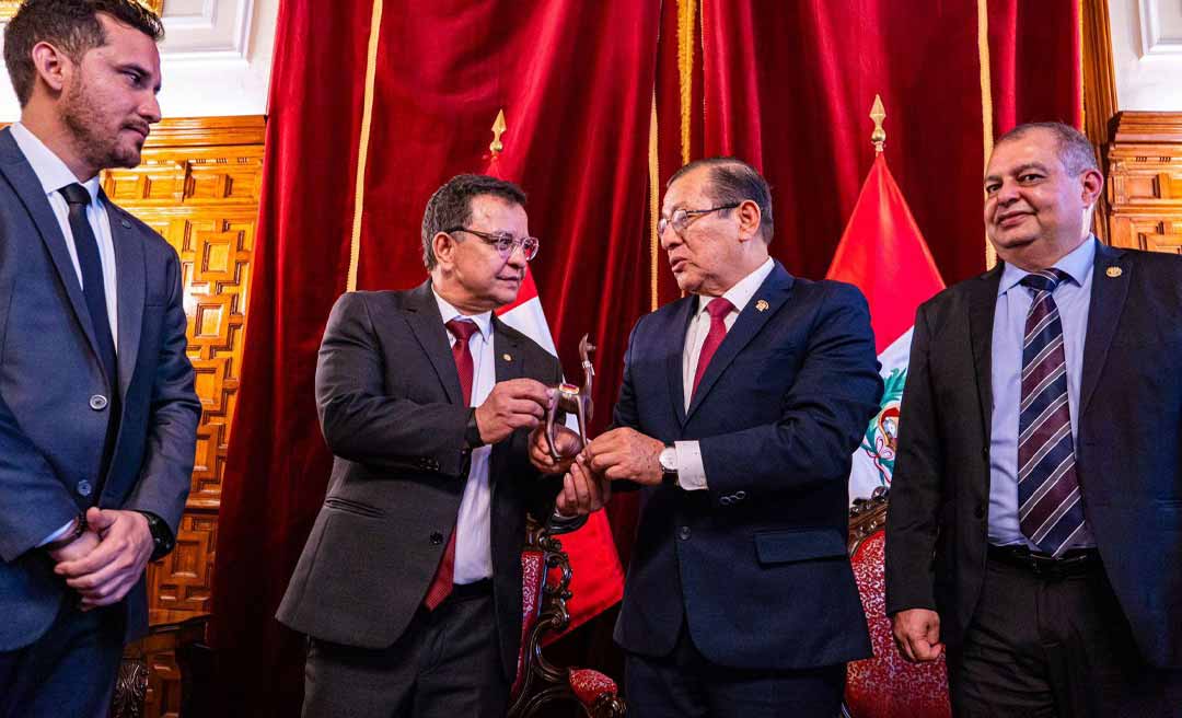 Presidente da ALEAC e secretários do governo discutem com presidente do Congresso peruano avanços na integração comercial entre Acre e Peru