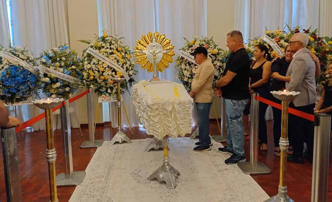 Corpo do ex-governador Flaviano Melo é velado no Palácio Rio Branco