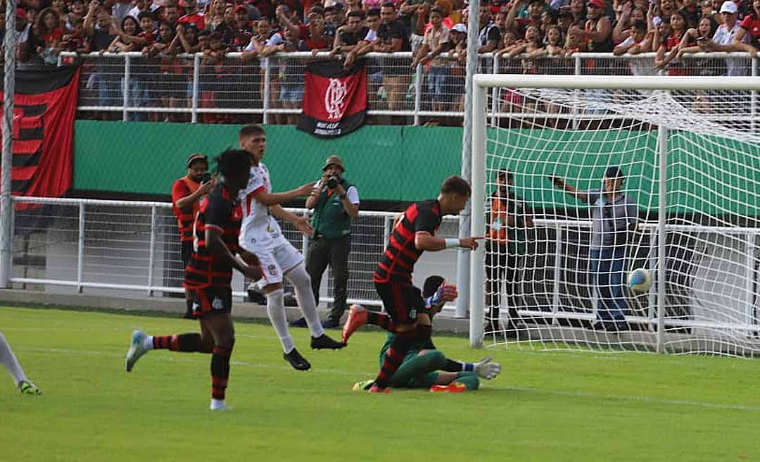 Flamengo vence Santa Cruz do Acre por 2 a 1 em amistoso na reinauguração do Arena da Floresta; jogo reuniu mais de 13 mil torcedores