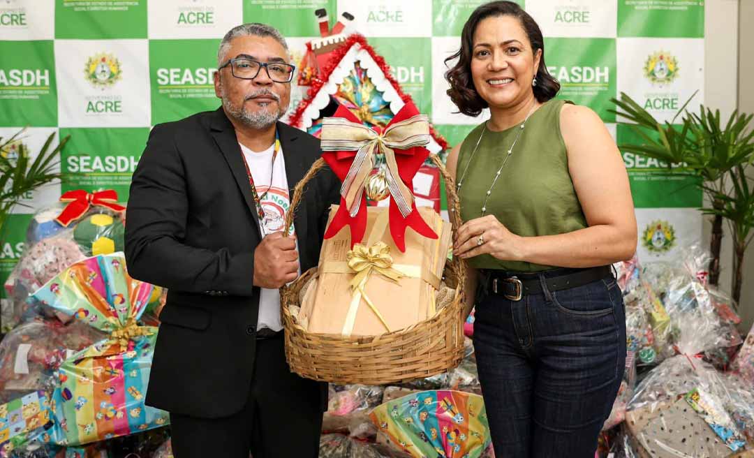 Mailza Assis entrega mais de 800 brinquedos arrecadados pelo Estado para a campanha Papai Noel dos Correios 2024