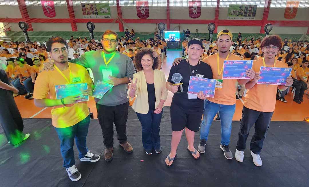 JEDIS encerra com entrega de certificados para mais de 1 mil estudantes