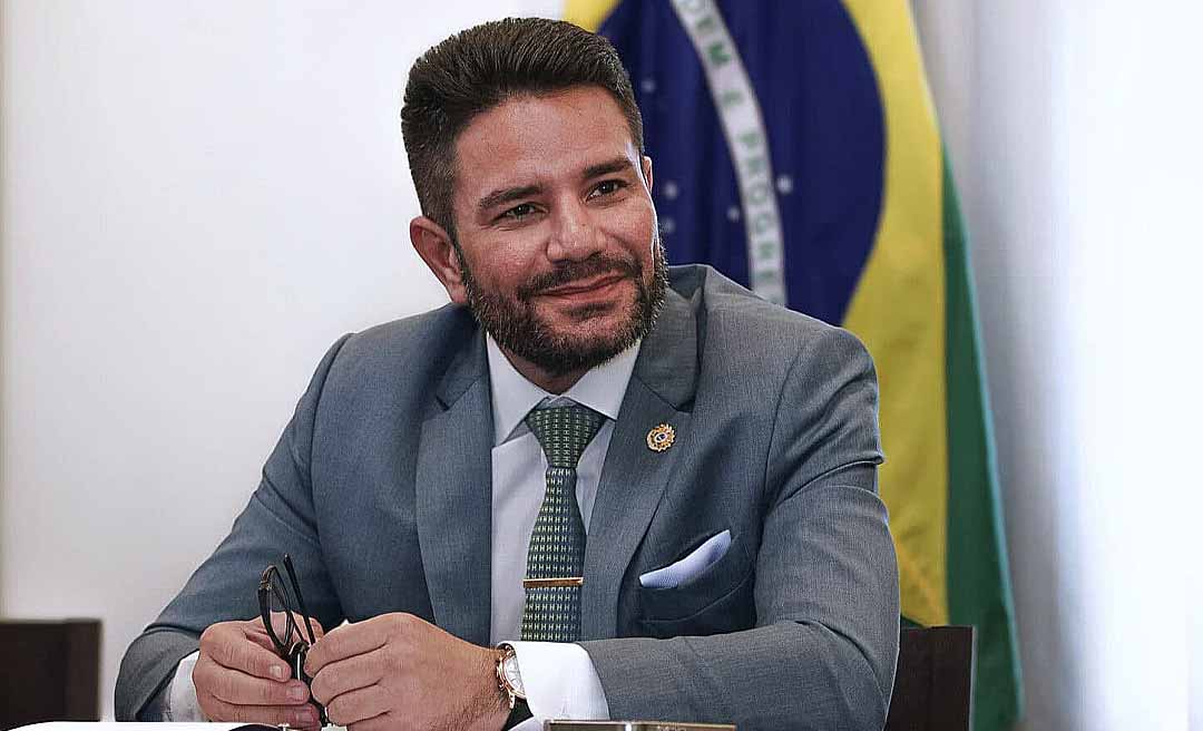 “Apoiamos qualquer investigação”, diz Gladson sobre operação na Secretaria de Habitação