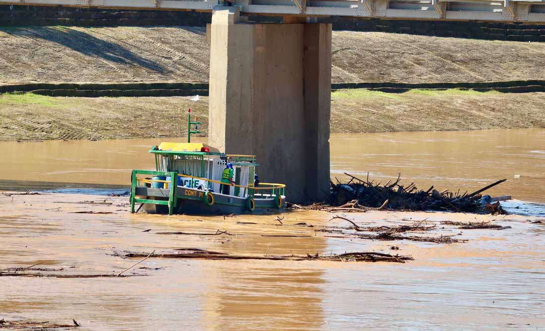 Deracre inicia inspeção para limpeza de balseiros nas pontes do Centro de Rio Branco