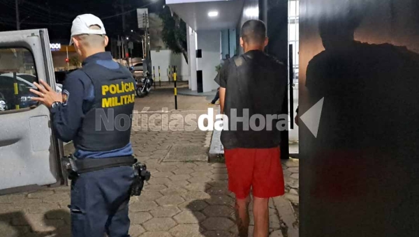 Colisão frontal entre motos deixa motoboy ferido e piloto detido por embriaguez no bairro Belo Jardim