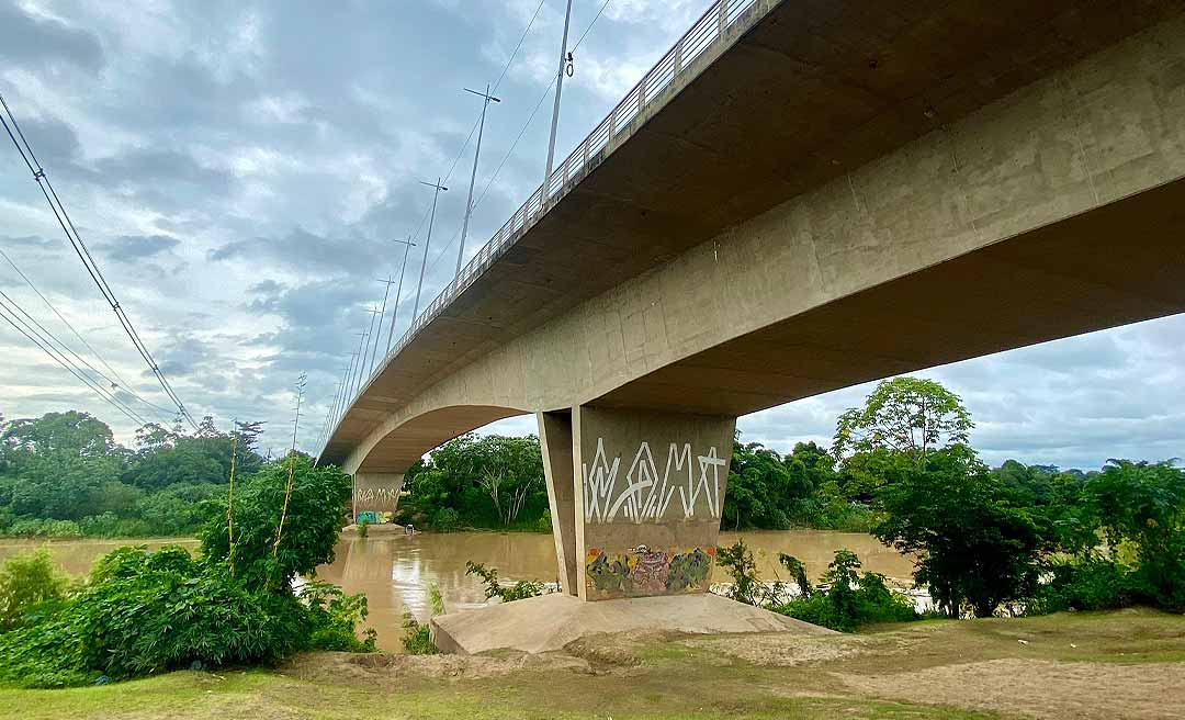 Rio Acre registra retração na Capital nesta segunda-feira, mas alerta para enchentes permanece