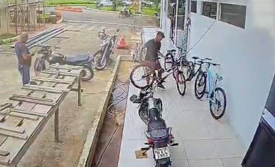 Homem é liberado em audiência de custódia e tenta furtar bicicleta do prédio da Cidade da Justiça em Rio Branco