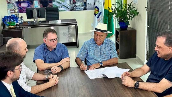 Bocalom assina Decreto de Emergência em Saúde devido ao aumento das arboviroses na Capital acreana