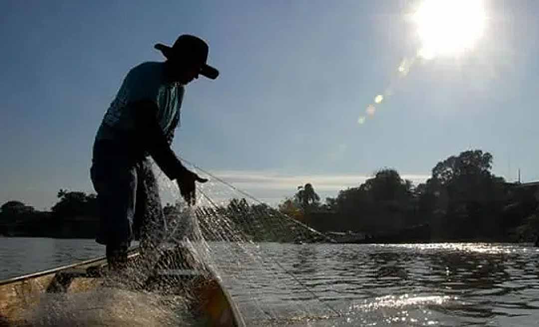 Com preço baixo, pescadores artesanais de Rio Branco realizam Feira do Peixe da Semana Santa