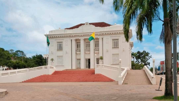 Governo do Acre decreta ponto facultativo na sexta-feira, dia 2 de maio