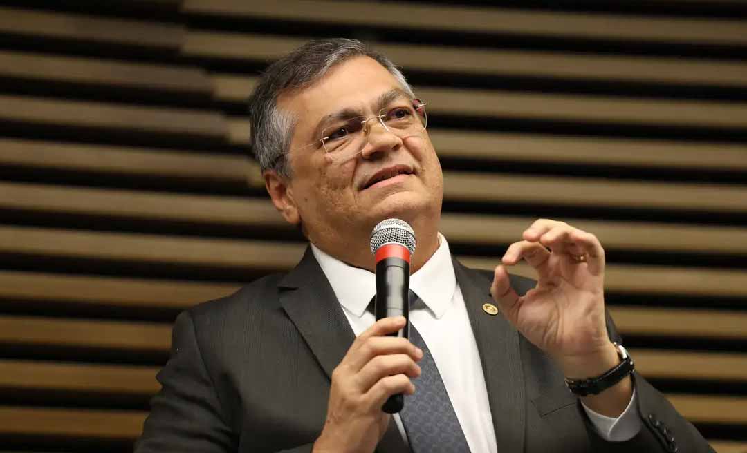Ministro Flávio Dino dá 48 horas para líder do PL explicar acordo sobre emendas