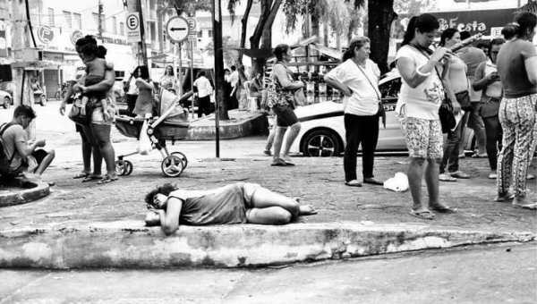 A face feminina de um câncer social: Mais de 100 mulheres vivem nas ruas de Rio Branco enquanto políticas públicas falham em romper o ciclo dos “invisíveis”