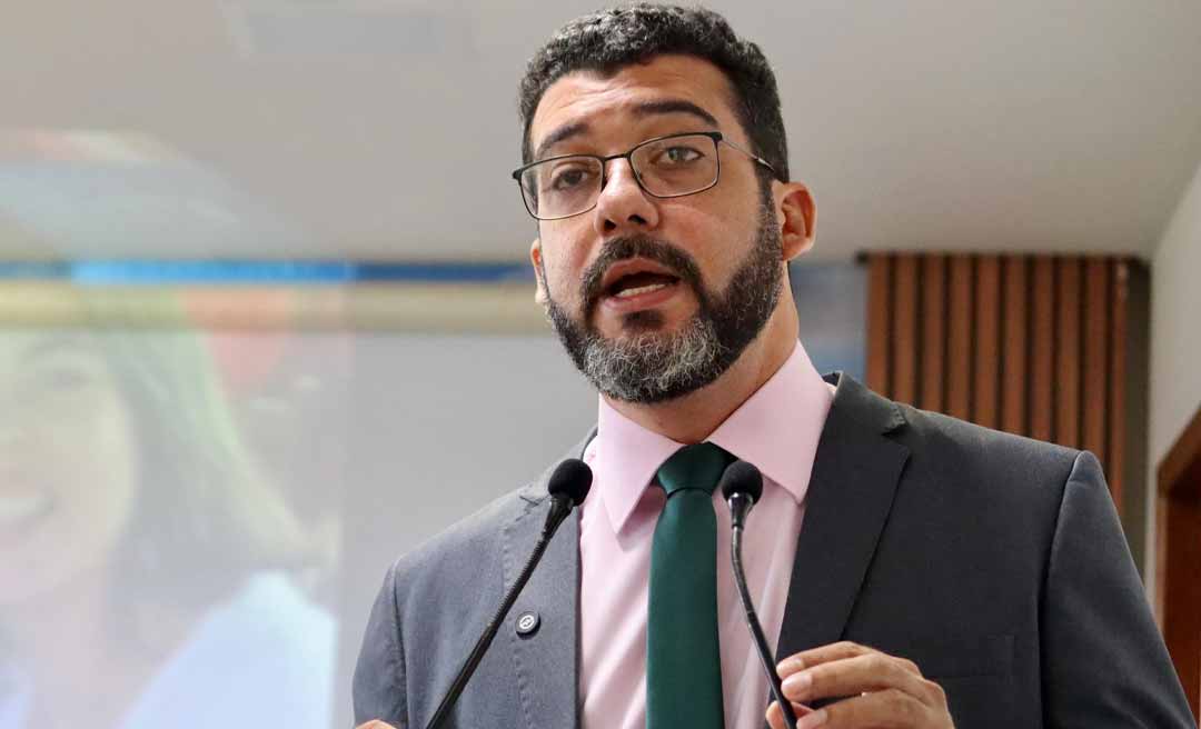 André Kamai denuncia ausência de profissional para alimentar aluno por sonda; Seme diz que busca uma solução para o caso