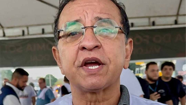 “Não justifica o gasto de milhões e não ter um asfalto de qualidade”, diz Luiz Gonzaga durante caravana ao Vale do Juruá