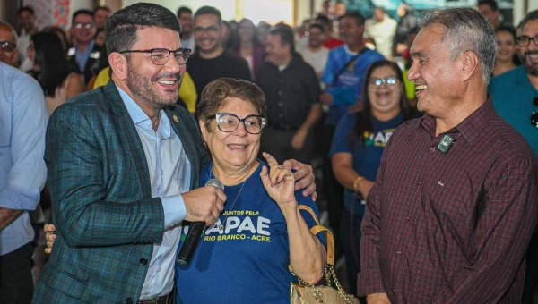 Apae Rio Branco marca presença no lançamento do Arraial Cultural 2025 e recebe apoio do governador Gladson para ação beneficente