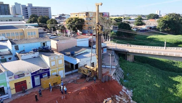Deracre avança na obra de contenção de erosão no Novo Mercado Velho, em Rio Branco