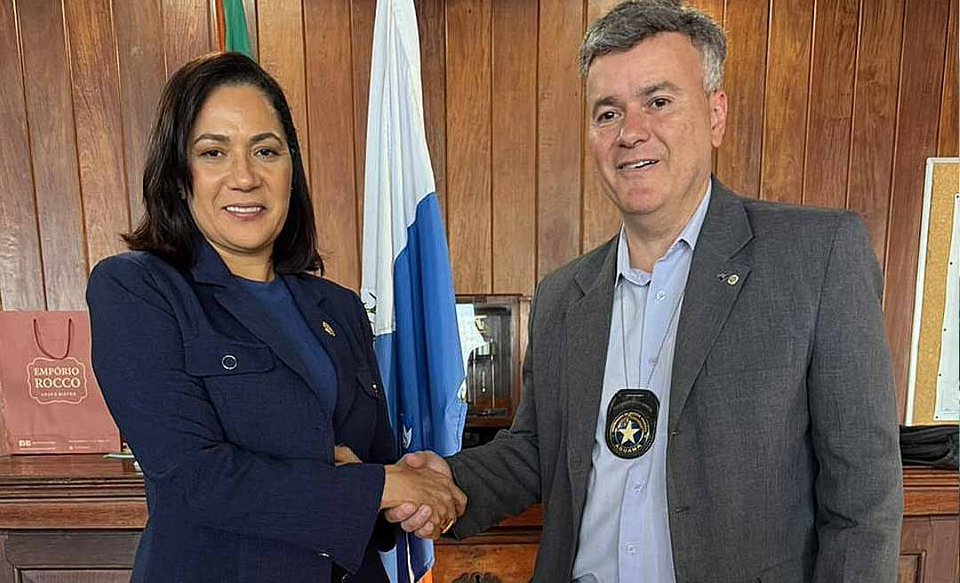 Mailza articula com Receita Federal no Rio ampliação de doações para famílias em vulnerabilidade no Acre
