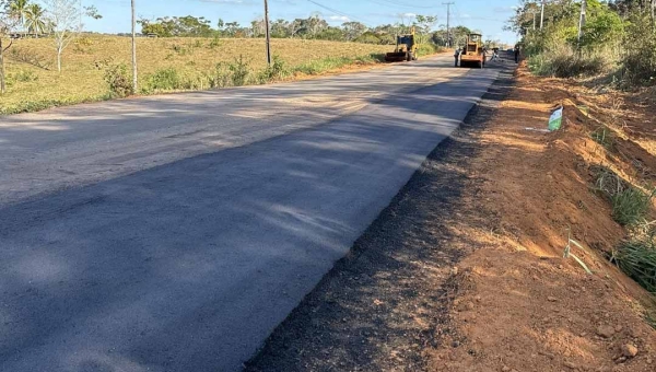 Deracre executa serviços de alargamento e recuperação da rodovia AC-10, entre Rio Branco e Porto Acre