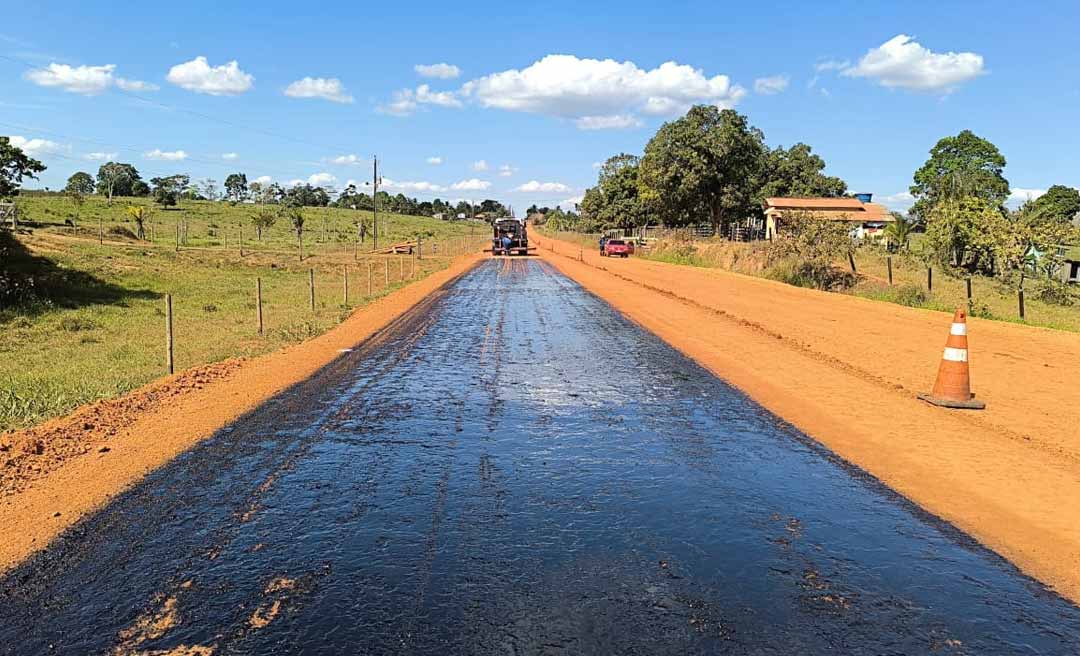  Deracre inicia preparação para asfaltar primeiro trecho da rodovia entre Bujari e Porto Acre