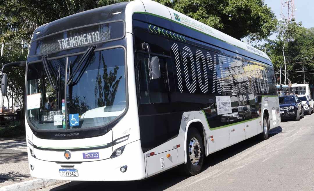 Bocalom sanciona lei que visa contrair empréstimo no valor de R$ 67 milhões para a compra de 51 novos ônibus