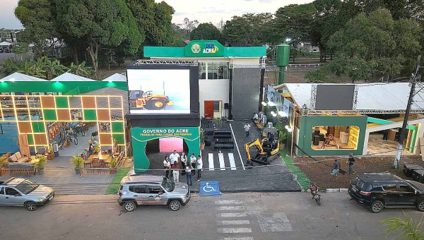 Deracre celebra 62 anos com mais de R$ 750 milhões em obras e leva experiência imersiva à Expoacre 2025