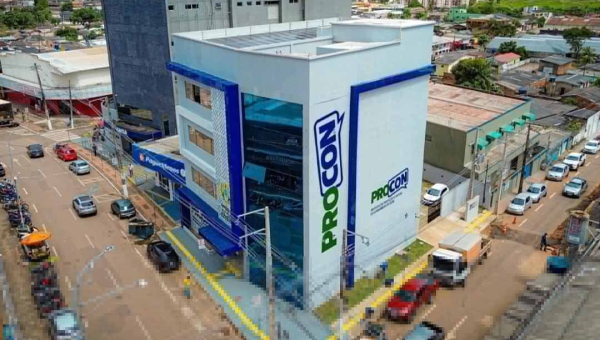 Procon fiscaliza área de shows da Expoacre e constata irregularidades no frontstage e estrutura inferior à divulgada