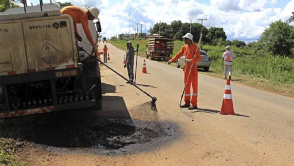 Após vinda de Lula ao Acre, mais de R$ 500 milhões já começam a ser investidos na manutenção e recuperação da BR-364