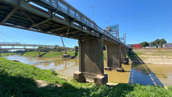 Rio Acre atinge 1,31 metro e se aproxima do menor nível já registrado em Rio Branco