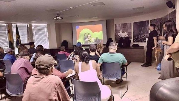 Porto Cine Itinerante leva cinema e inclusão cultural a pessoas em situação de rua em Rio Branco: “Cultura é um direito de todos”