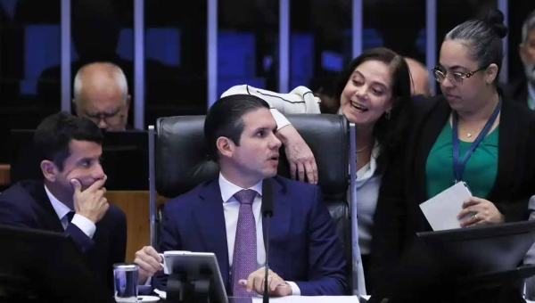 Câmara dos Deputados aprova urgência para isenção do IR de quem ganha até R$ 5 mil