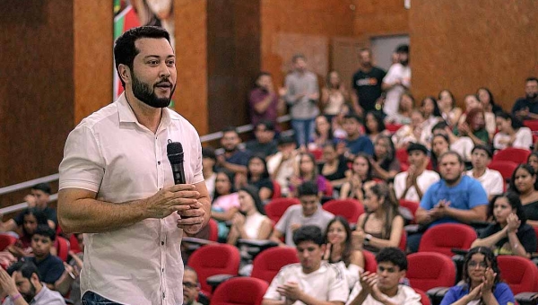 Jarude amplia projeto "Partiu, ENEM" com aulas on-line e aberto a todos os públicos