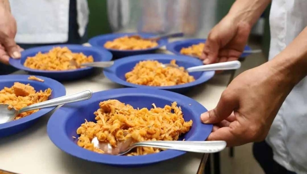 Governo reajusta contrato para fornecimento de alimentos a alunos nas regionais do Alto e Baixo Acre