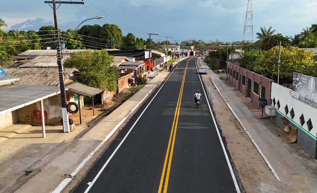 Prefeitura de Feijó realiza trabalho de melhoramento de ruas na área urbana do município