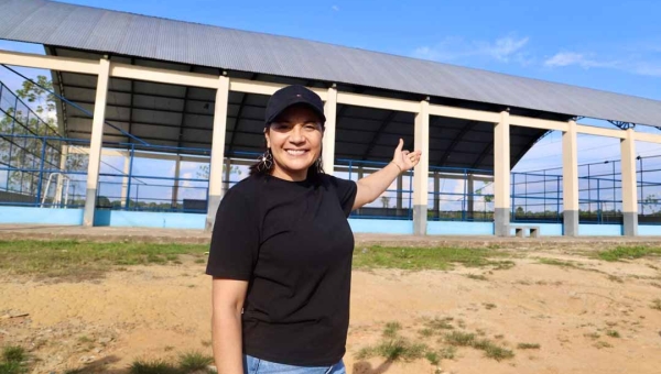 Em Cruzeiro do Sul, governadora em exercício Mailza visita quadra esportiva no Ramal 3 e reforça importância do incentivo ao esporte no Acre
