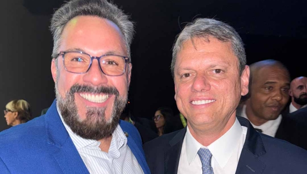 Senador Alan Rick marca presença em evento nacional do Republicanos