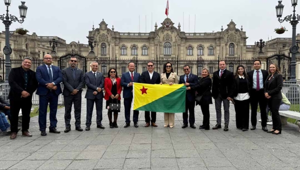 Mailza e Gonzaga participam de reunião com presidente do Peru para tratar de construção de ferrovia e rodovia