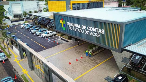 Servidor público cedido ao TCE/AC é preso quando chegava ao trabalho; presidente da Corte de Contas afirma que não tinha conhecimento da condenação