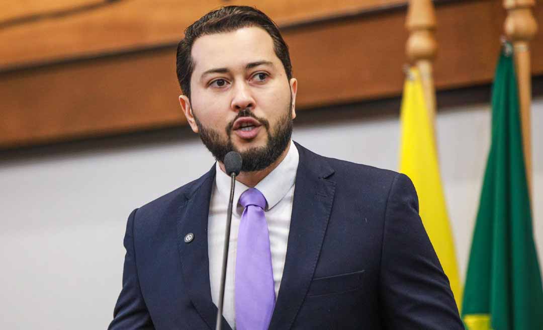 Ao lamentar que o Acre está no último lugar no ranking da Educação, Emerson Jarude ressalta iniciativa para ajudar jovens no Enem