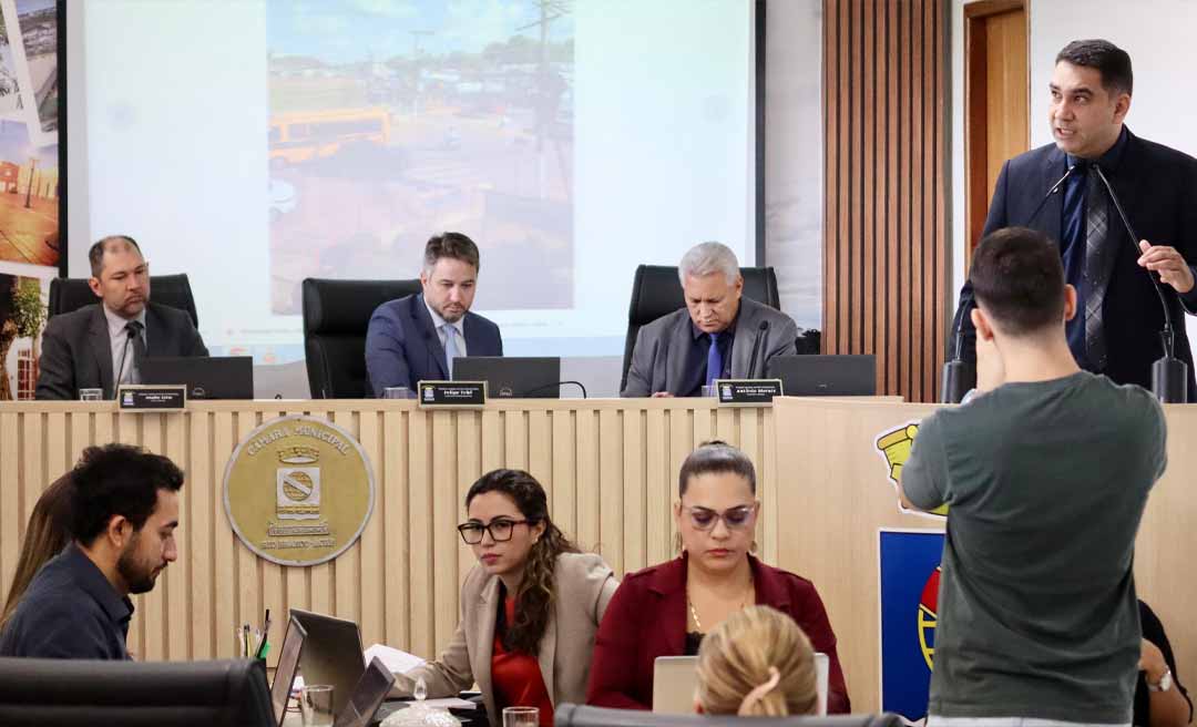 Sessão na Câmara de Rio Branco dura menos de 30 minutos; dos 21, apenas 11 vereadores ‘bateram o ponto’