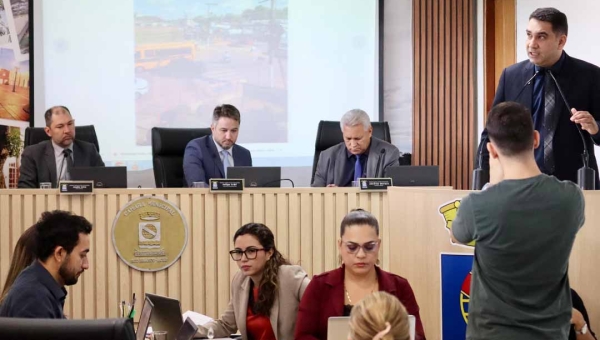 Sessão na Câmara de Rio Branco dura menos de 30 minutos; dos 21, apenas 11 vereadores ‘bateram o ponto’