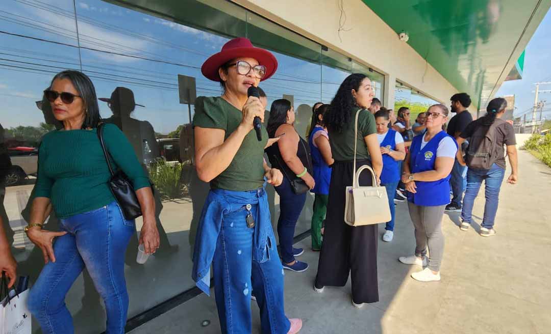 Sinteac mobiliza categoria pela volta dos 10% da tabela do PCCR da Educação em ato realizado nesta quinta: ‘maldade conosco’, diz Rosana