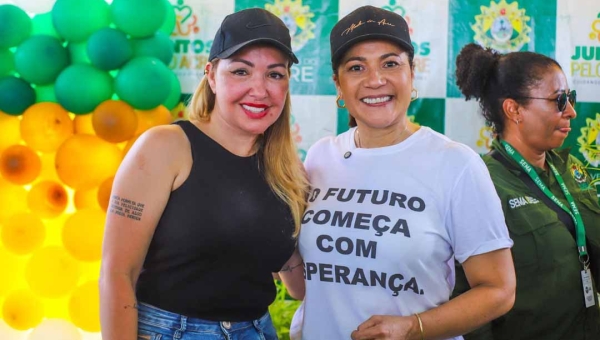 Mailza lidera ação do Deracre que transforma 30 km do Ramal Vai se Ver e região