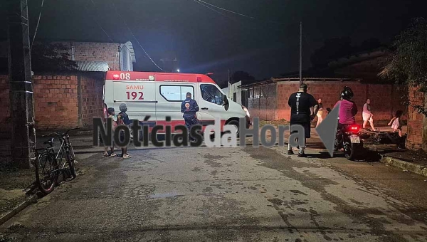 Ambulância do SAMU se envolve em acidente durante atendimento no Mocinha Magalhães, em Rio Branco
