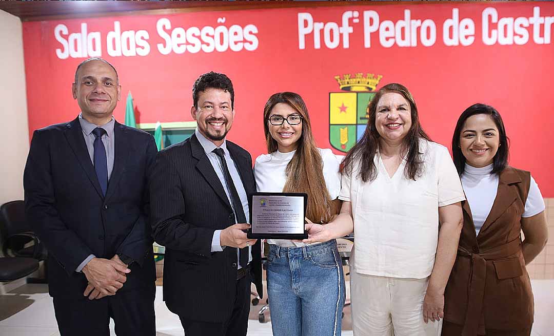 Diretora-presidente do Iteracre Gabriela Câmara é homenageada pela Câmara Municipal de Plácido de Castro