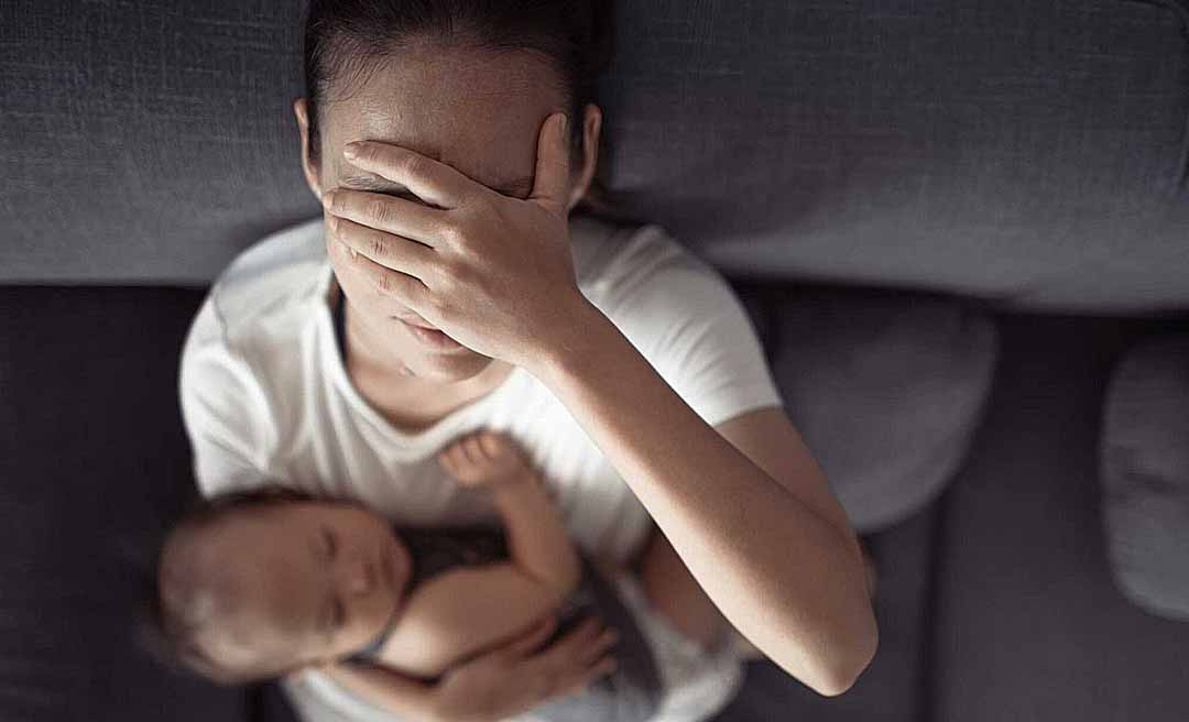Depressão pós-parto compromete saúde física e emocional de mães e bebês, alertam especialistas